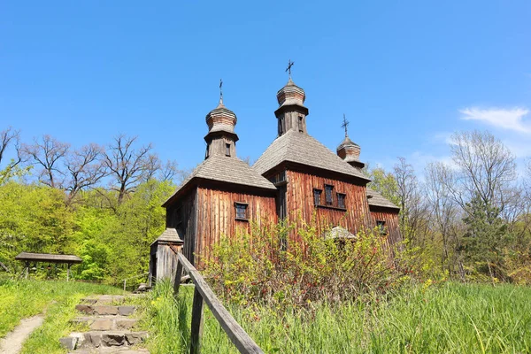 stock image Wooden Church of the Holy Archangel Michael in skansen Pirogovo in Kyiv, Ukraine