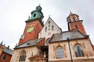 Krakow, Polonya 'daki Wawel Kalesi' nde Azizler Katedrali Stanislav ve Wenceslas