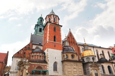 Krakow, Polonya 'daki Wawel Kalesi' nde Azizler Katedrali Stanislav ve Wenceslas