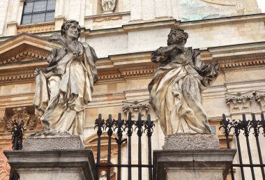 Krakow, Polonya 'da Aziz Peter ve Paul Kilisesi Heykelleri