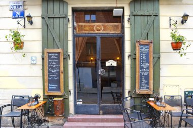  Kazimierz 'deki sokak kafesi - Krakow, Polonya' daki eski Yahudi mahallesi