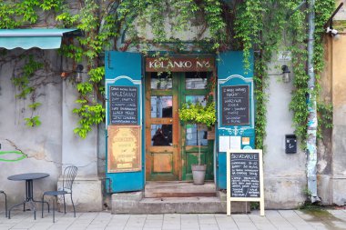 Kazimierz 'deki şirin kafe - Krakow, Polonya' daki eski Yahudi mahallesi