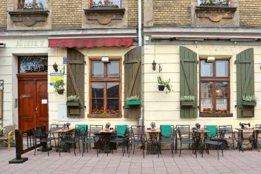 Kazimierz 'deki sokak kafesi - Krakow, Polonya' daki eski Yahudi mahallesi