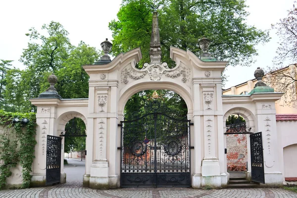 Puerta Entrada Basílica Del Arcángel Miguel San Obispo Stanislav Cracovia —  Fotos de Stock