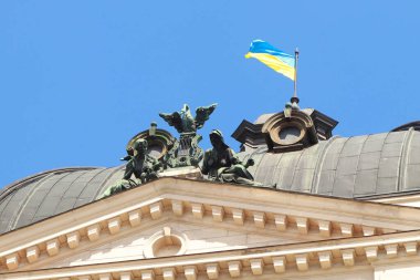 Ukrayna, Lviv 'de güneşli bir günde Opera ve Bale Tiyatrosu' nun Parçası