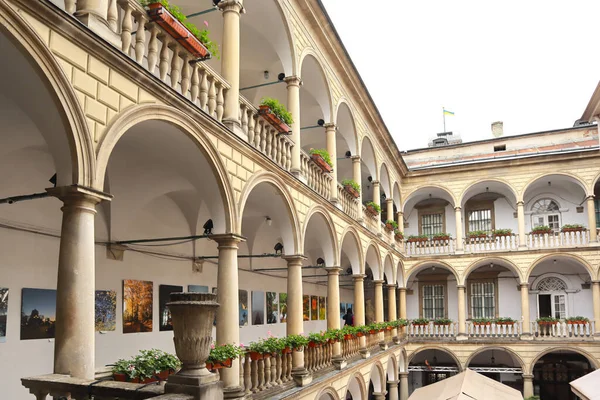 Italienischer Hof Lviv Ukraine — Stockfoto