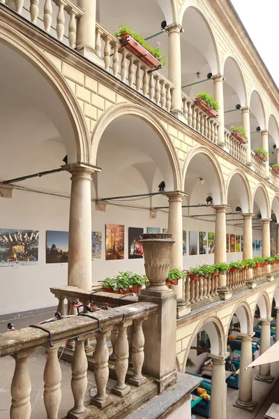 Italienischer Hof Lviv Ukraine — Stockfoto