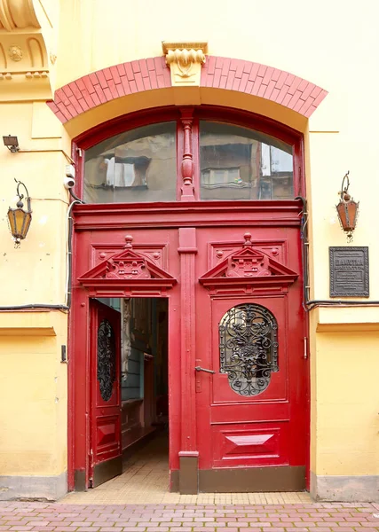 Дерев Яні Червоні Вінтажні Двері Центрі Львова — стокове фото