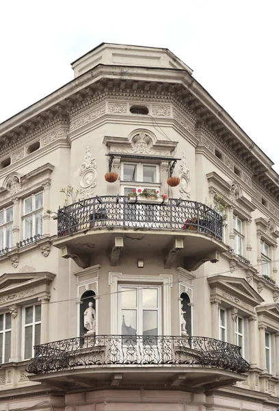 Πλούσια Διακόσμηση Της Ιστορικής Vintage Σπίτι Στο Κέντρο Της Lviv — Φωτογραφία Αρχείου