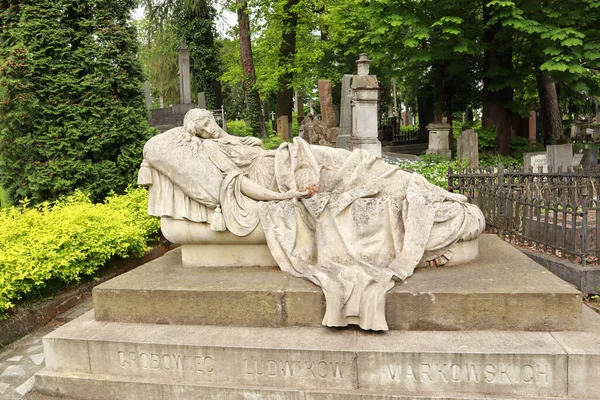 乌克兰利沃夫Lychakiv墓地Regina Markovskaya的墓碑 — 图库照片