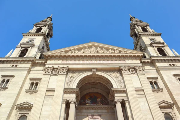 在匈牙利首都布达佩斯圣伊斯特万大教堂 — 图库照片