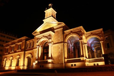 Macaristan 'ın Budapeşte şehrinde tarihi bir klasik ev.