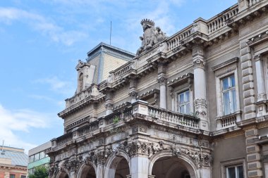 Macaristan 'ın Budapeşte kentindeki Pollack Mihaly Meydanı' ndaki Karolyi Sarayı