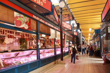  Macaristan, Budapeşte 'deki Merkez Pazar Salonunun İçi