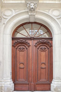 Macaristan 'ın Budapeşte şehrinde klasik kapı