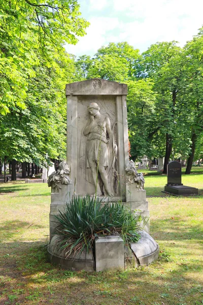 stock image Ancient tombstone at the famous Kerepeshi Cemetery in Budapest, Hungary