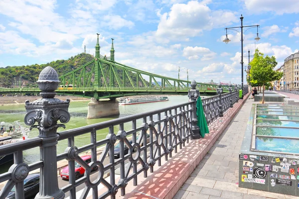 Budapeşte Macaristan Özgürlük Köprüsü — Stok fotoğraf