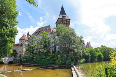 Macaristan, Budapeşte 'de güneşli bir günde Vajdahunyad Şatosu