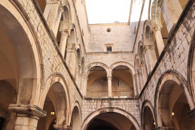 Hırvatistan 'ın Dubrovnik kentindeki Sponza Sarayı' nın içi