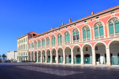 Hırvatistan 'ın Split kentindeki Cumhuriyet Meydanı' nın mimarisi