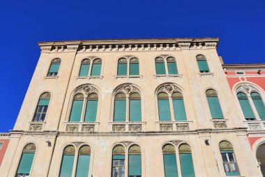 Hırvatistan 'ın Split kentindeki Cumhuriyet Meydanı' nın mimarisi