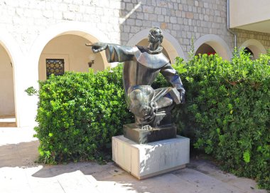  Hırvatistan 'ın Split kentindeki Tanrı' nın Annesi Manastırında Fra Filip Grabovac 'ın Heykeli