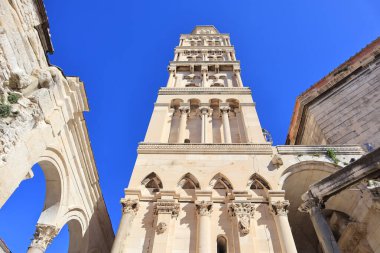 Hırvatistan 'ın Split kentinde Aziz Dujma Katedrali Çanı (Kutsal Bakire Meryem' in Varsayımı)