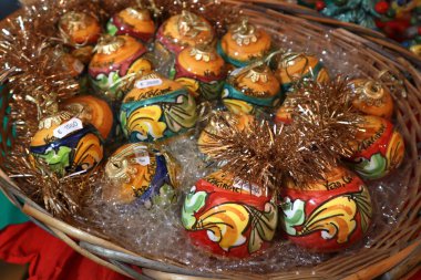 Tipik Sicilya seramik hediye balosu Palermo, İtalya 'da satılık.