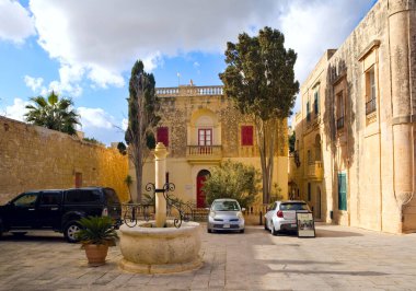 Mdina, Malta 'da şehir merkezi olan bir meydan
