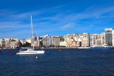 Kentte Nasıralı İsa 'nın Kilise' si ve Sliema, Malta 'daki Beyaz Yay var.