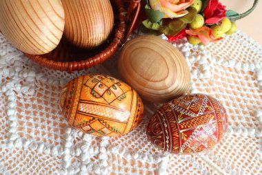 Ukrayna 'dan el yapımı ahşap paskalya yumurtaları (pysanka)