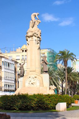 İspanya 'nın Alicante kentindeki Vicente Banuls' un Explanada de Espana 'daki Jose Canalejas anıtı.