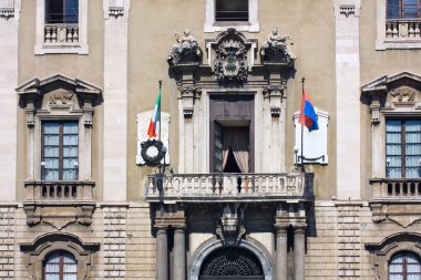 İtalya, Catania, Sicilya 'daki Duomo Meydanı' nda Filler Sarayı (şimdi Belediye Binası)