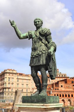 Trajan Anıtı Roma, İtalya 'daki Trajan Pazarı yakınlarında