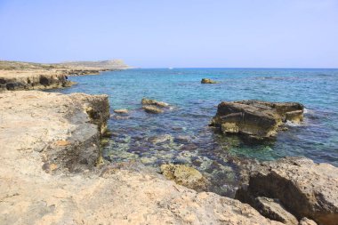 Kıbrıs 'ta Cape Greco yakınlarındaki kıyı şeridi manzarası