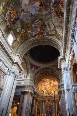 İtalya, Roma 'daki San Macuto Kilisesi' nin içinde.