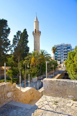 Kıbrıs Rum Kesimi 'nin Larnaka kentindeki Ortaçağ Kalesinden Djami Kebir Camii' nin minaresine