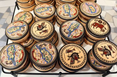 Kıbrıs Rum Kesimi 'nin Larnaka kentinde seramik hediyelik eşya