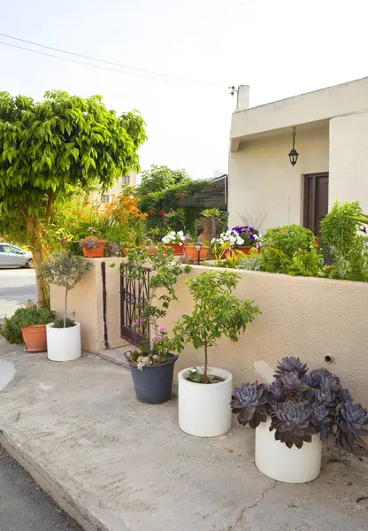 stock image Typical private house in Larnaca, Cyprus