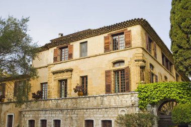 Saint-Paul-de-Vence, Fransa 'nın Fransız köyündeki ünlü klasik kafe.