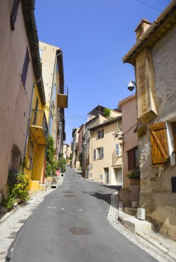 Fransa 'nın Cagnes-sur-Mer şehrinde klasik cadde