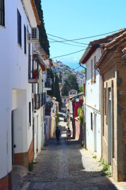 Granada, İspanya 'da şehir merkezinin dar sokakları