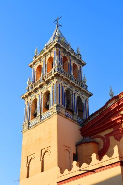 İspanya, Seville 'deki Triana Mahallesi' nde Santa Ana Kraliyet Kilisesi.