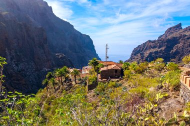 Tenerife 'de güneşli bir günde Masca Köyü
