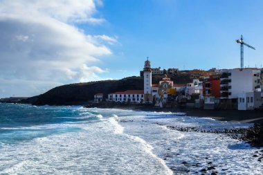 Meryem Ana Bazilikası ile Panorama ve Candelaria 'da okyanus, Santa Cruz de Tenerife, İspanya