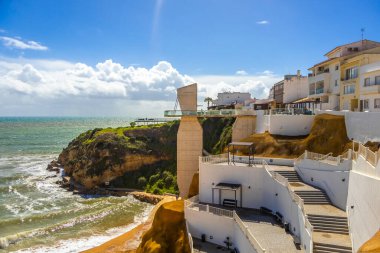  Portekiz 'in Albufeira kentindeki gözlem masasında.