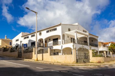 Lagos, Algarve, Portekiz 'deki modern tipik villa