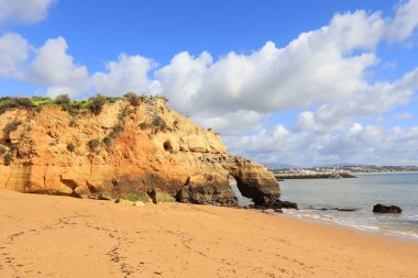 Lagos, Algarve, Portekiz 'deki Batata Plajı (Praia da Batata)