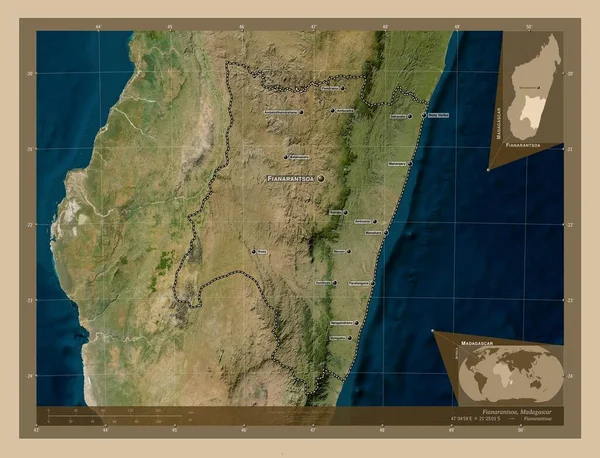 マダガスカルの自治州フィアナランツォア 低解像度衛星地図 地域の主要都市の位置と名前 コーナー補助位置図 — ストック写真