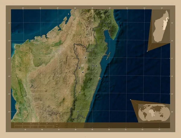 マダガスカル自治州トマシナ 低解像度衛星地図 地域の主要都市の場所 コーナー補助位置図 — ストック写真
